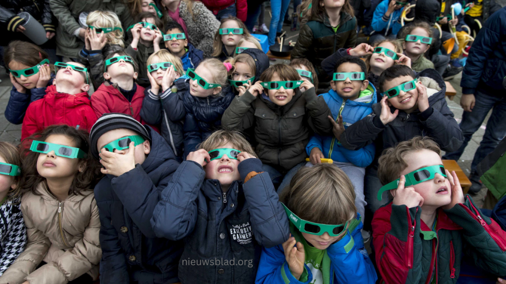 Gedeeltelijke Zonsverduistering in Vlaanderen: Zo Beleefden Jullie Het Phenomeen